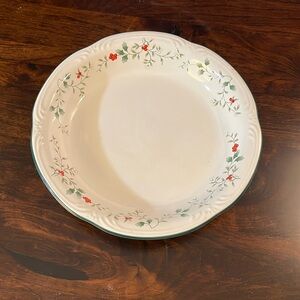 Winterberry pie plate